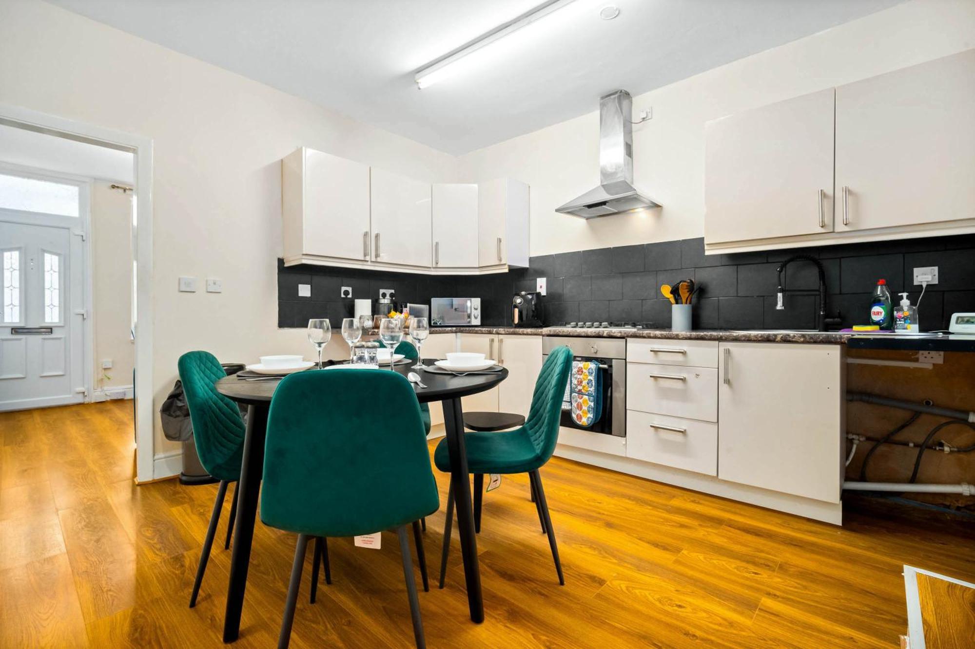 3 Bed House For Contractors & Families And Free Parking Villa Birmingham Dış mekan fotoğraf