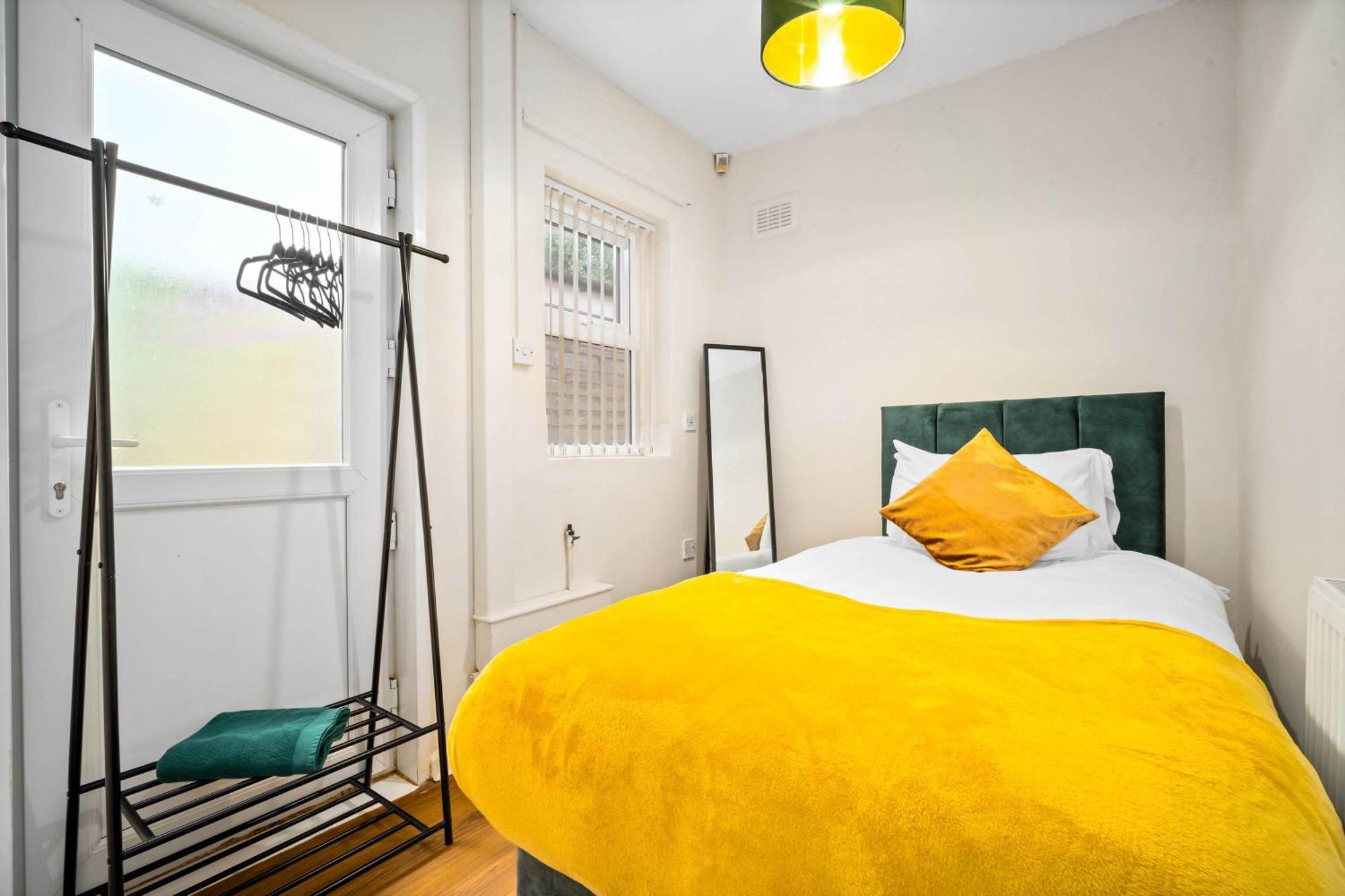 3 Bed House For Contractors & Families And Free Parking Villa Birmingham Dış mekan fotoğraf